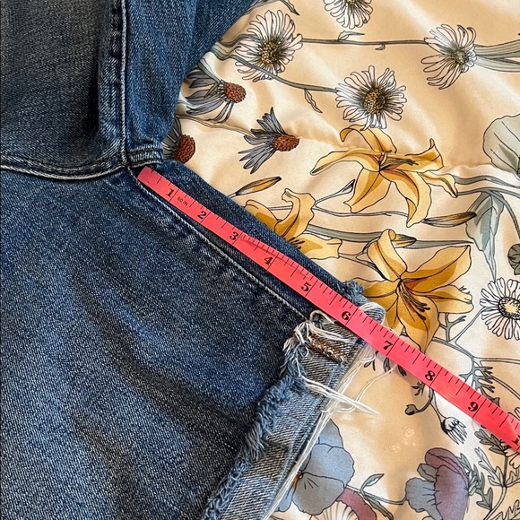 Bundle of Gap Denim Shorts - Picture 7 of 8